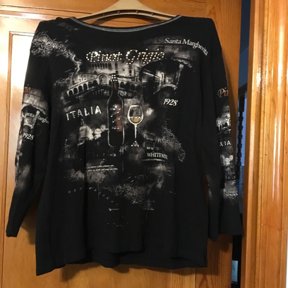 Adorable Black Top With Beautiful Italian Design